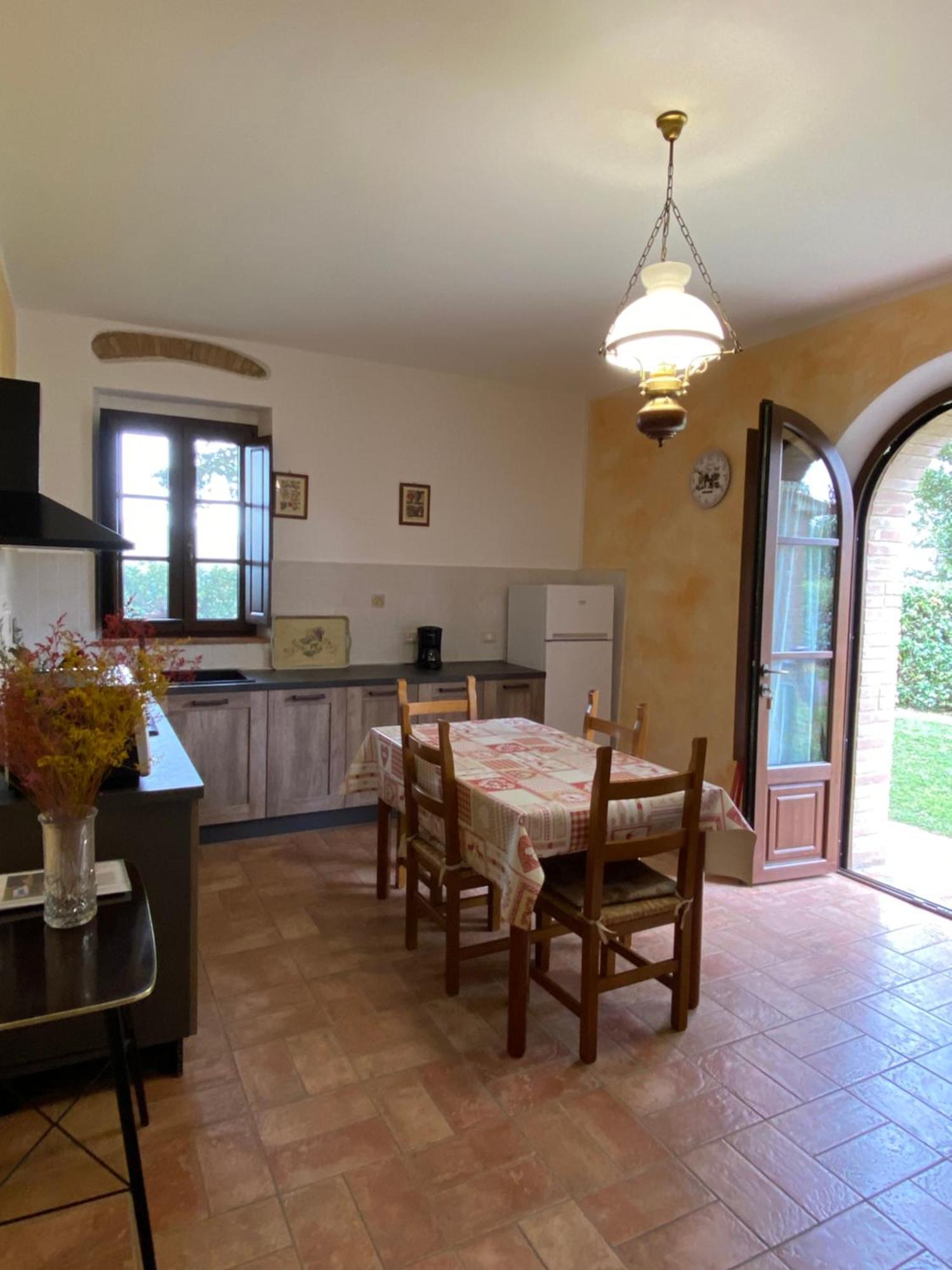 Agriturismo L'Antica Quercia Pomarance Exteriör bild