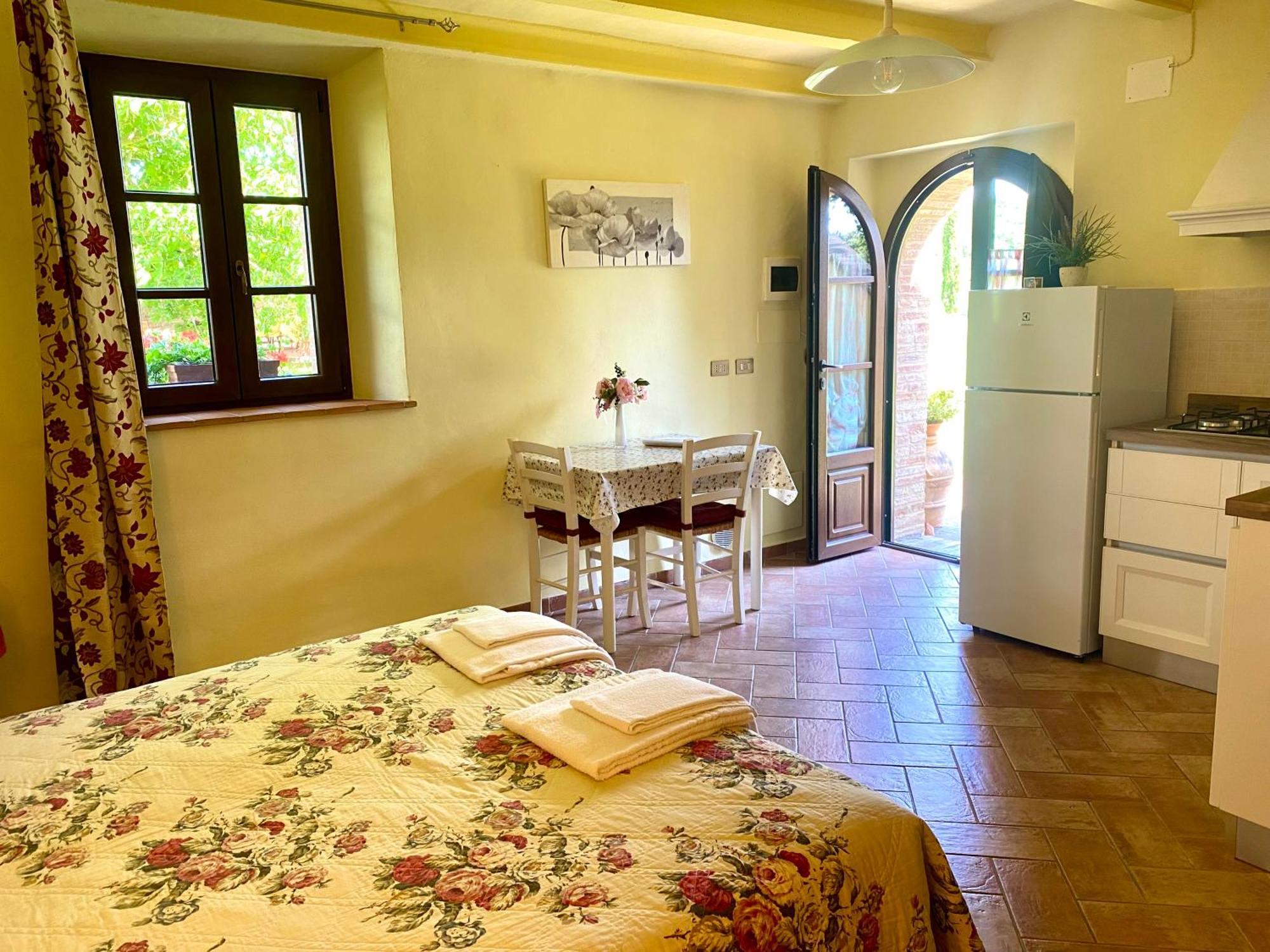 Agriturismo L'Antica Quercia Pomarance Rum bild